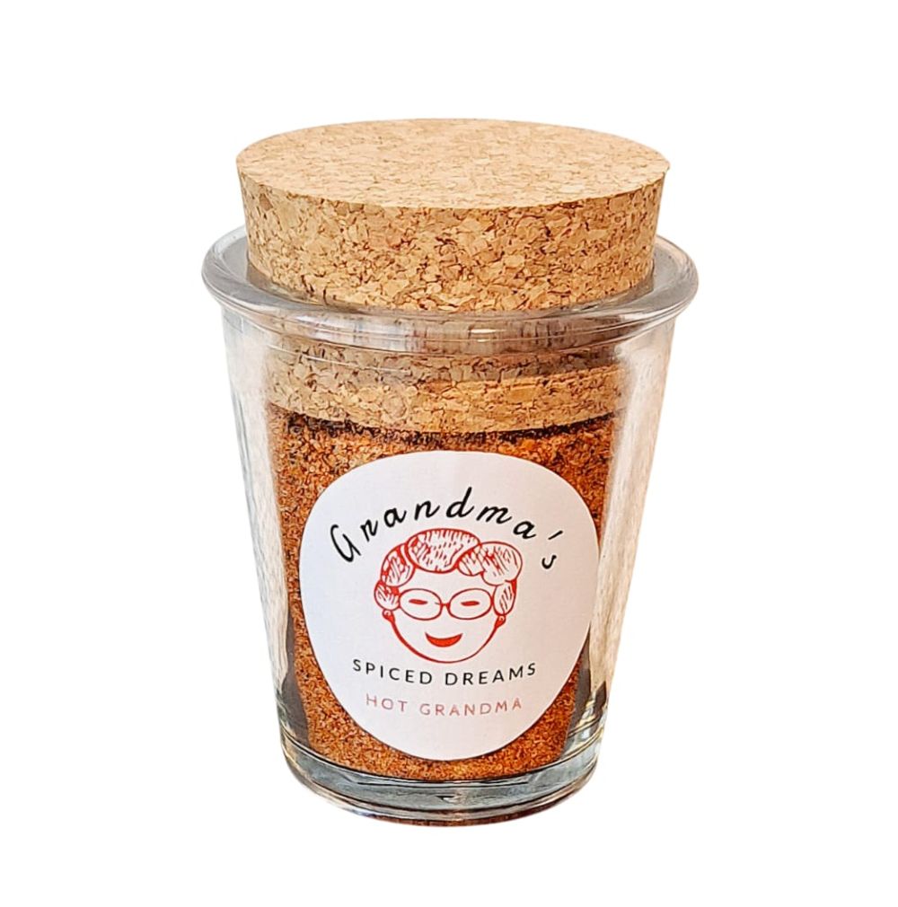 Hot Grandma Chili Gewürz – Handgemachtes, scharfes Gewürz für Liebhaber intensiver, feuriger Schärfe - Grandma's Spiced Dreams GmbH