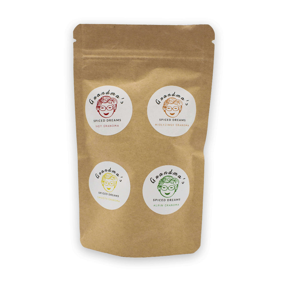 Nachfüllbeutel mit allen vier Gewürzmischungen von Grandma’s Spiced Dreams – nachhaltige Verpackungslösung für Alpin, Smooth, Hot und MidlyZingy Grandma.